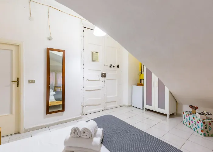 Double At Historical Palazzo Spinelli *